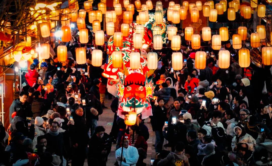 三等奖：游园鲤梦 闹春忙01.jpg